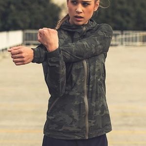 Lululemon Rise & Shine Jacket II - Camo